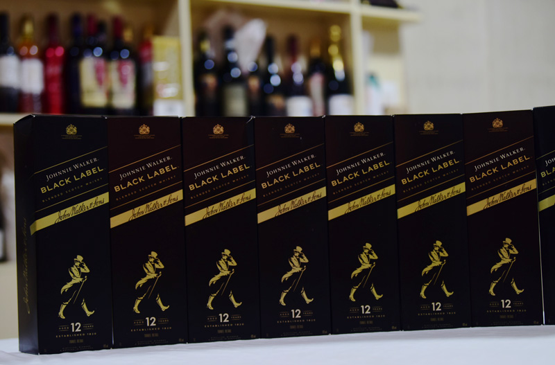 威士忌 JOHNNIE WALKER BLACK LABEL