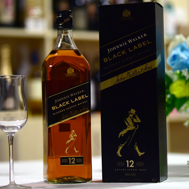 【威士忌的宠儿】12年尊尼获加黑标苏格兰威士忌1L礼盒装 JOHNNIE WA
